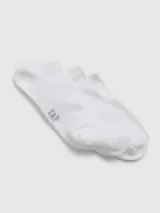 Pack de tres pares de medias al tobillo color blanco, con logo de la marca estampado en gris.