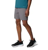 Short chino gris de corte recto, con bolsillos laterales y traseros, cierre con cremallera y botón.