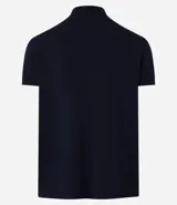 Remera polo de corte comfort, confeccionada en algodón peruano de alta calidad. Presenta cuello clásico con tapeta de botones y mangas cortas. Diseño liso y texturizado, ideal para un look casual y fresco.