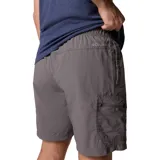 Short cargo Columbia modelo Mountaindale, color gris, con bolsillos laterales de seguridad con cremallera, cintura elástica y cinturón integrado. Confeccionado en tejido técnico con tecnología Omni-Shield repelente al agua y manchas.