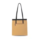 Cartera tipo tote de estructura vertical, color negro, con doble asa larga para llevar al hombro y correa desmontable y regulable. Cuenta con bolsillo frontal exterior de fácil acceso y detalles de costuras visibles.