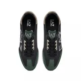Championes urbanos Armani EA7, modelo de estilo vintage, color negro con detalles en blanco. Presentan el logo de la marca estampado en el lateral y en la lengüeta, con combinación de materiales textiles y gamuza, y suela de goma dentada.