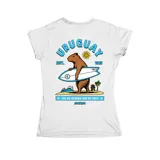Remera entallada blanca de manga corta, confeccionada en algodón, con un vistoso estampado ilustrado en la espalda que muestra un carpincho surfista con la inscripción "Uruguay" y "Los de afuera son de palo".