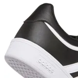 Championes urbanos Adidas modelo Hoops 4.0, de diseño inspirado en el básquet con caña baja. Presentan una base de cuero sintético negro con las icónicas tres tiras laterales en blanco y suela de goma blanca.