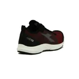 Zapato de seguridad Diadora Utility Fly Litebase, color negro con detalles en rojo y logo gris.