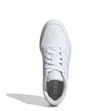 Championes Adidas Breaknet 3.0 de estilo urbano inspirado en el tenis, confeccionados en material sintético blanco con las icónicas tres tiras laterales y suela de goma en tono gris claro.