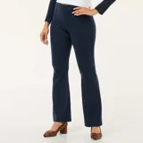 Pantalón de vestir de corte recto y tiro medio, confeccionado en tejido de punto color azul marino. Presenta una costura vertical central en el frente de cada pierna y un diseño de calce fluido.