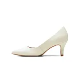 Zapato de taco alto Usaflex modelo Aina, color blanco marfil, con diseño de punta fina y plantilla acolchada.