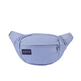 Riñonera Jansport modelo Fifth Avenue, color celeste claro, con un compartimento principal con cierre y un bolsillo frontal con cierre. Presenta el logo rectangular de Jansport en color azul marino.