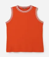 Musculosa color naranja confeccionada en rib de viscosa, con cuello redondo de punto y sisas con el mismo acabado.