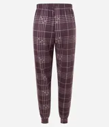Pantalón de pijama tipo jogger confeccionado en tejido peach touch de color bordó, con estampado de cuadros y pequeños detalles de corazones. Posee cintura elástica con cordón de ajuste en color rosado y puños elastizados en los tobillos.