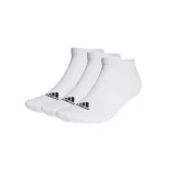 Pack de tres pares de medias Adidas al tobillo, color blanco con logo y tres tiras negras. Confeccionadas en tejido suave, transpirable y elástico con paneles acolchados en talón y puntera.