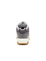 Championes Caterpillar Theorem Shootie para hombre, de color gris, con diseño urbano inspirado en los años 90. Confeccionados con ante y detalles revestidos, cuentan con una entresuela de EVA acolchada y suela de goma con tracción.