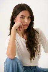 Remera manga 3/4 color celeste.