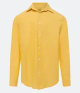Camisa de manga larga Marfinno con cuello camisero y cierre frontal de botones. Confeccionada en tejido plano de lino y algodón.