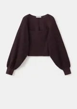 Cardigan de punto color ciruela, estilo bolero de manga larga abullonada, con diseño crop y entallado.