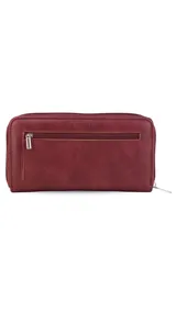 Billetera larga marca Lincoln's, color bordó con interior beige. Presenta un diseño con solapa frontal, múltiples compartimentos para tarjetas, visor y monedero con cierre.