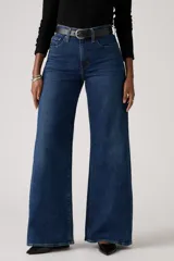 Jeans de mujer Levi's 728 Hi Rise Wide Leg, color azul oscuro, de tiro alto y pierna ancha.