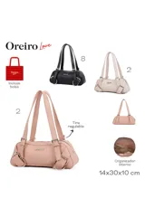 Cartera Las Oreiro color beige, con forma de cilindro, doble asa de hombro y detalles de hebillas y argollas metálicas en los laterales. Cierre superior con cremallera.
