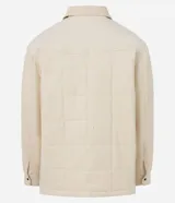 Campera puffer de Marfinno confeccionada en tejido de cotelé de algodón, con diseño acolchado, cuello inglés, cierre frontal con botones y dos bolsillos con solapa en el pecho.