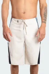 Short de baño O'Neill Superfreak Y2K color beige, con detalles en azul y negro en el lateral y estampado gráfico en la parte inferior.