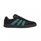 Championes urbanos Adidas modelo Aloha Super, color negro con las icónicas tres tiras laterales en color verde petróleo. Presentan una construcción en gamuza y material sintético, con suela de goma negra y diseño inspirado en el skate.