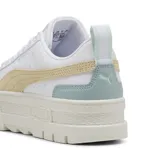 Championes Puma Mayze Lth para mujer, color blanco con detalles en beige y verde agua.