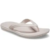 Ojotas Crocband Flip de Crocs, color verde militar con una línea blanca en la entresuela. Diseño ligero con tira superior de TPU y plantilla con textura de masajes.