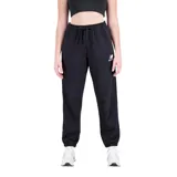 Pantalón de jogging negro de felpa francesa con cintura elástica ajustable con cordón, puños acanalados y logo de New Balance estampado en blanco en la pierna izquierda.