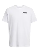 Remera de manga corta Under Armour modelo Heavyweight Armour Label para hombre, de color blanco. Confeccionada en tejido grueso y suave de mezcla de algodón y poliéster, cuenta con cuello acanalado y un pequeño parche con el logo de la marca en el pecho.