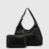 Tote bag de cuero negro con diseño amplio, asa única con hebilla metálica decorativa en forma de letra B y neceser a juego incluido.