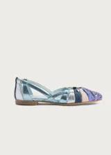 Bailarinas Defloresyfloreros modelo Flor de Cerezo Navy, con diseño de tiras entrelazadas en la parte delantera y puntera redonda con purpurina violeta. Presentan una combinación multicolor de tonos azul, celeste, plateado, rosa y violeta con acabados metalizados y brillantes, y talón cerrado en tono plateado. Incluyen un tacón plano de baja altura.