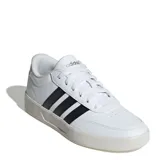 Championes Adidas Breaknet 3.0 de diseño urbano, confeccionados en material sintético blanco con las icónicas tres tiras laterales en negro. Presentan puntera perforada para mayor ventilación, interior acolchado y suela de goma resistente.