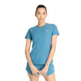 Remera deportiva azul de corte ajustado, con mangas cortas y logo de New Balance estampado en el pecho.
