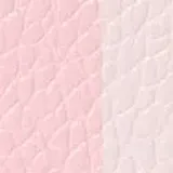 Billetera pequeña plegable de cuero sintético con diseño de rayas verticales en tonos rosados y blancos, cierre con solapa y compartimentos internos para tarjetas y monedas.