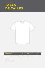 Remera gris de poliéster y algodón con estampado de las villanas de Disney: Cruella de Vil, la Reina Malvada, Maléfica y Úrsula.