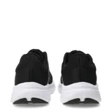 Championes deportivos Umbro modelo Icon, color negro con detalles en blanco. Presentan una capellada de malla transpirable con refuerzos sintéticos, cierre de cordones y una suela de espuma blanca que proporciona amortiguación.