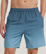 Bermuda deportiva masculina de color azul, con cintura elástica y cordón interno de ajuste.
