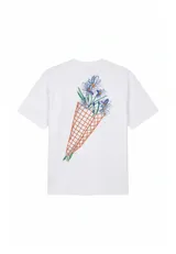 Remera blanca de algodón pesado con corte relajado, manga corta y cuello redondo. Cuenta con un pequeño estampado frontal con la frase "I love bad decisions" en color azul.