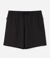 Bermuda deportiva Get Over para hombre, color negro, confeccionada en tejido tecnológico de poliéster con elastano. Presenta cintura elástica con cordón ajustable y bolsillos laterales con cierre.