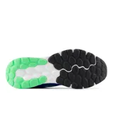 Championes New Balance 520, color azul con detalles en negro y verde.