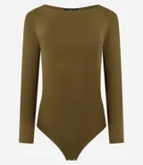 Body de manga larga con escote bote, confeccionado en tejido de poliamida y elastano. Presenta un diseño ajustado al cuerpo con cierre en el entrepiernas.