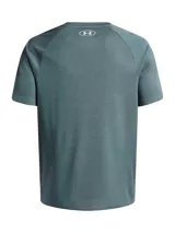 Remera deportiva Under Armour de manga corta, confeccionada en tejido técnico ultrasuave y transpirable con textura sutil. Presenta cuello redondo y el logo de la marca estampado en el pecho.