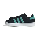 Championes Adidas Campus 00s de cuero negro con las tres tiras y el talón en verde agua. Suela blanca y cordones negros.