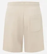 Bermuda masculina de algodón con felpa, color negro, corte slim fit. Presenta cintura elástica con cordón ajustable, bolsillos y etiqueta aplicada.
