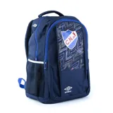 Mochila Umbro del Club Nacional de Football, color azul marino con panel frontal estampado con diseño geométrico en zigzag y escudo del club. Cuenta con compartimento principal con cierre, bolsillo frontal y bolsillos laterales de red.