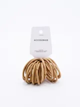 Pack de 18 gomitas de pelo color beige, algunas con hilo dorado.