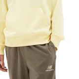 Canguro con capucha New Balance unisex, color amarillo pastel, con logo bordado en el pecho.