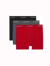 Pack de tres bóxers Calvin Klein de algodón elástico, con cintura elástica distintiva de la marca. Incluye un modelo en color negro, uno en gris y uno en rojo.