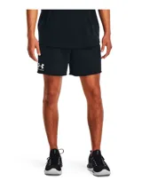 Short deportivo Under Armour modelo Rival Terry, color negro, confeccionado en tejido French Terry ligero con interior cálido. Presenta cintura elástica con cordón ajustable, bolsillos laterales abiertos y el logo de la marca estampado en la pierna derecha.
